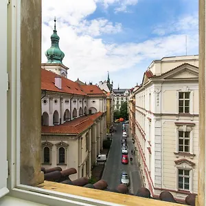 luxury-old-town-apartament.praguehotelsweb.com/